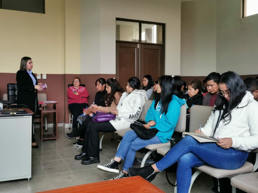 SEPREC SOCIALIZA SUS SERVICIOS CON ESTUDIANTES DE LA UNIVERSIDAD JUAN MISAEL SARACHO