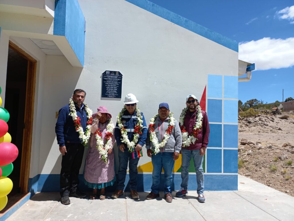 Obras para el Desarrollo: Entregan 65 Viviendas y Enlosetado en Tika Belén y Romero Pampa – Oruro