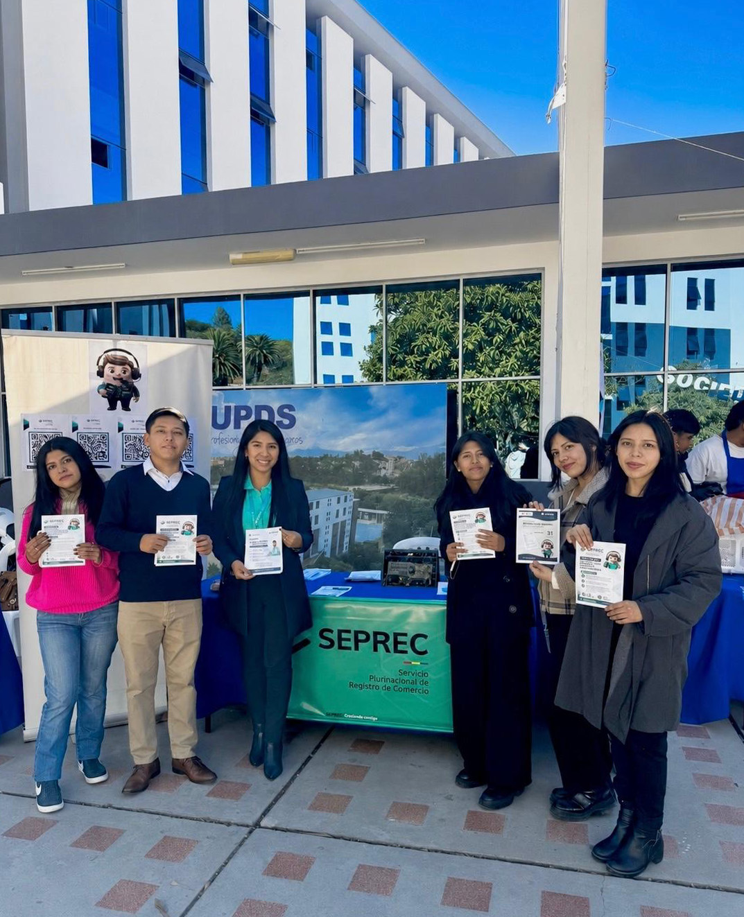 SEPREC Estuvo presente en la Feria Universitaria de la UPDS en Tarija, promoviendo la formalización empresarial  y el emprendimiento.